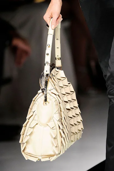 Look 37